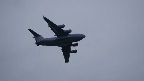 US Air Force C-17 Globemaster III military cargo aircraft turns Video stock 157188698