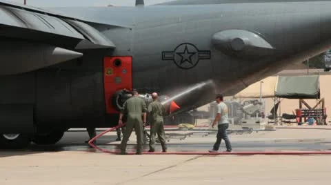 US Air Force C130 being cleaned (HD) c 스톡 동영상 11898155