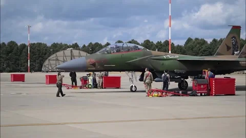 U.S. Air Force F-15 Strike Eagle parks at RAF Lakenheath Video stock 334652746