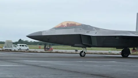 U.S Air Force F-22 Raptor aircraft taxiing Stock Footage 290334604
