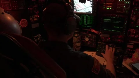 U.S. Air Force flight engineer operating B-52 Stratofortress aircraft system Vídeos de archivo 206048895
