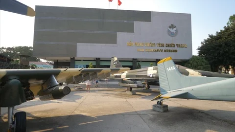 U.S. Air Force Plane at War Remnants Museum in Ho Chi Minh City, Vietnam Vidéo 124094859