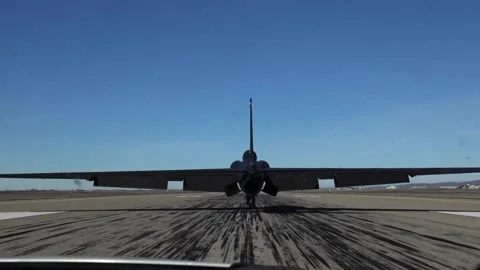 U.S. Air Force U-2 Dragon Lady bouncing on touchdown Stock Footage 262746885