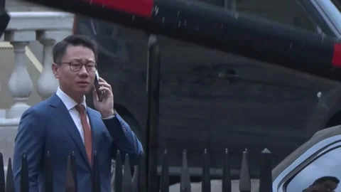 The US and China will continue talks in London on Tuesday, LONDON, GB - 09 Jun 2 스톡 동영상 310969910