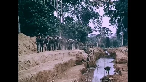 The US army advises the building of irrigation canals in Ecuador. Vídeos de archivo 82425123
