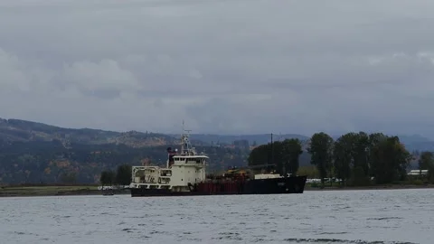 US Army Corp of Engineers' Dredge Yaquina on the Willamette River 库存影片 166425567
