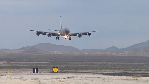 U.S. B2 Spirit stealht bomber lands at Whiteman Air Base in Missouri Stock Footage