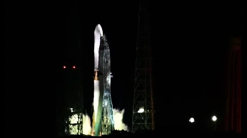 US: Blue Origin Aborts Static Fire Test of New Glenn Rocket Video stock 320616031