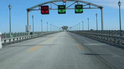 U.S.-Canada Border Driving POV Peace Bridge 库存影片 126762682