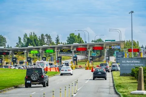 US-Canada Border, Peace Arch, Washington state, USA. Border crossing betwee.. Stock Photos