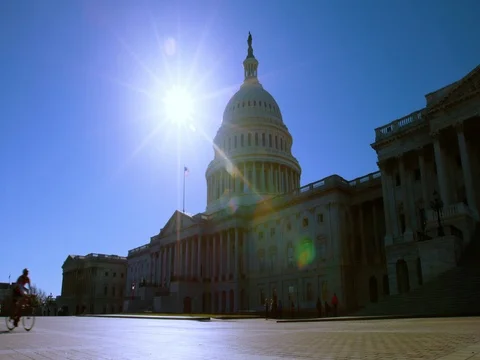 US Capitol Blue Sky with Sun Burst 20170215 Vidéo 72574399
