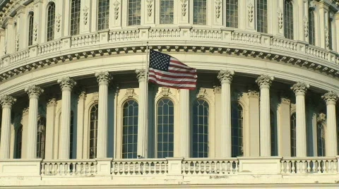 US Capitol Building Dome and American Flag in Washington DC Видео 293971
