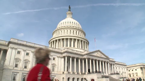 The US Capitol with people Stock Footage 1020904