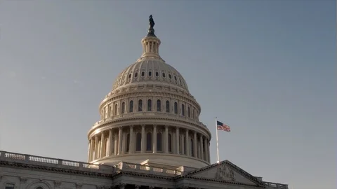 US Capitol - Rear Dome - Sunset - Dolly Shot - Push In Stockbeeldmateriaal 126301475