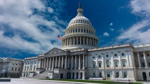 US Capitol time lapse cinemagraph with blue sky and clouds slowly moving Vídeos de archivo 128526998