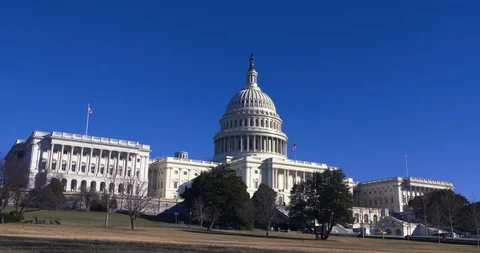 US Capitol Very Wide Slight Side Angle Blue Sky Winter with 3 Flags 20180205 Vidéo 85519700