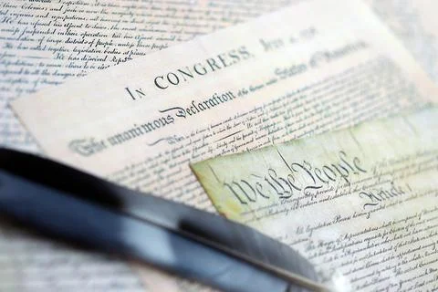 US Constitution with Declaration Of Independence and Quill Pen Foto stock