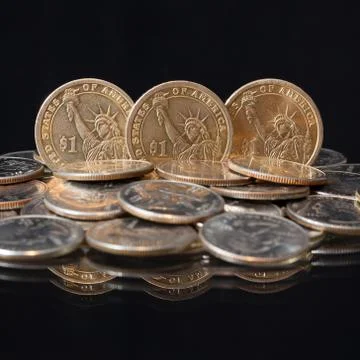 U.S. dollar coins on a table 스톡 사진