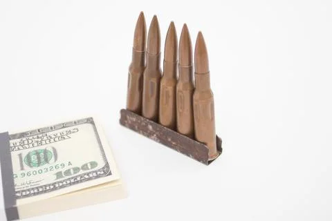 US dollars pack with weapons. Foto stock