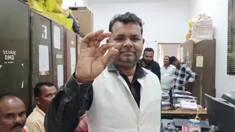 US: Farmer discovers 7.44-carat diamond worth USD 23,952 in central India... Stock Footage 292903135