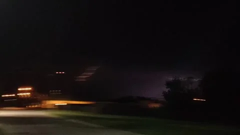 US: Lightning Bolt Explodes Across Kentucky Sky In Stunning Purple-White ... Video stock 346190995