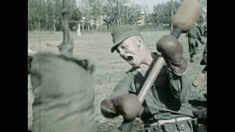 U.S. Marine Corps Recruits Practice Bayonet Techniques With Pugil Sticks Video stock 126545323