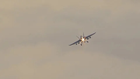 U.S. Marines Corp EA 6B Prowler electronic warfare aircraft arrives in Nevada Vidéo 82534224