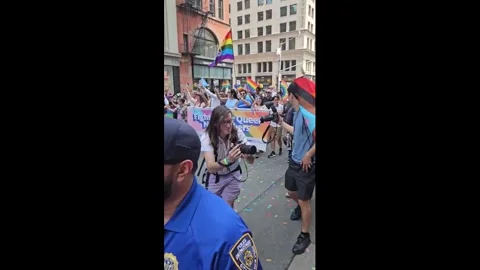 US: Million Join NYC Pride Parade With Mayor Mamdani Marching for First T... Video stock 337913622