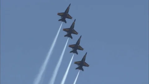 US NAVY Blue Angels - Left echelon roll Stockbeeldmateriaal 77298271