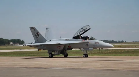 U.S. Navy F/A 18 Super Hornet parking Video stock 64595091