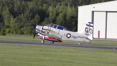 US Navy WW2 warbird A1 Skyraider, runway Stock-Footage 116133577