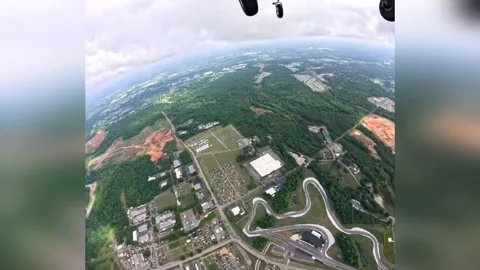 US: POV Video From Skydiver Shows U.S. Army Parachutist Carrying American... Vidéo 335733100