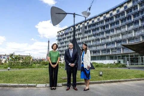 US Second Gentleman Doug Emhoff visits UNESCO headquarters in Paris, France - 08 스톡 사진