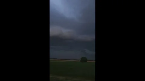 US: Severe storm clouds build over Bowling Green, Kentucky, USA Video stock 332933659