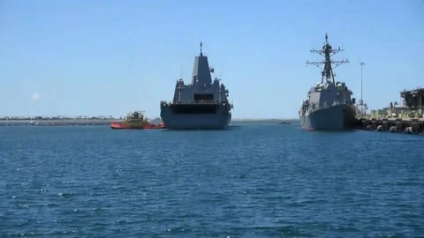 US showcases Artemis II capsule aboard naval ship in San Diego, San Diego, US -  스톡 동영상 332583973