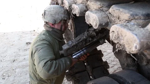 U.S. soldier prepare M1 Abrams tank for force-on-force training exercise - 2019 Stock Footage 108305014