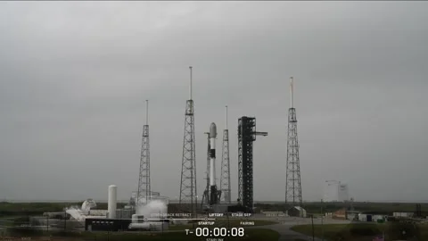US: SpaceX Falcon 9 Launches 29 Starlink Satellites Stock Footage 331179552