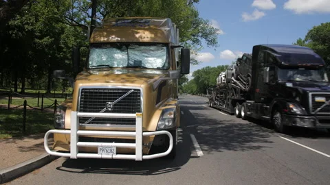 US Truck Drivers on Strike DC Supply Chain 0519 動画素材 169260874