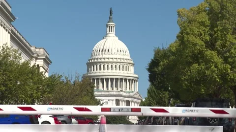 US: US government shuts down amid impasse between Trump, Democrats Stock Footage 320880490