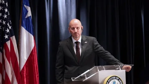 US warns that "foreign malign actors" attacked Chile's telecommunications, SANTI Stockbeeldmateriaal 329513344