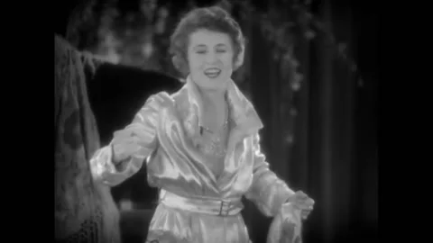 USA - 1928 - Vaudeville singer Adele Rowland concludes a performance of the Video stock 277297727