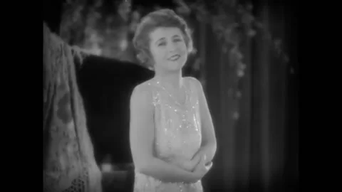 USA - 1928 - Vaudeville singer Adele Rowland concludes a performance of "Little Video stock 277298764