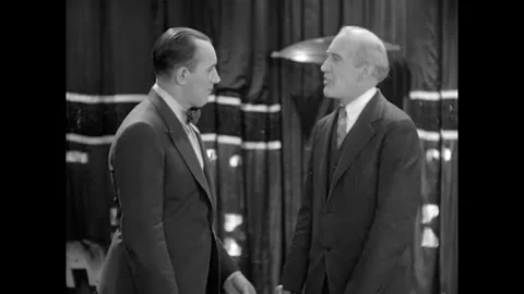 USA - 1930 - Robert Ripley debuts a television broadcast of his show "Ripley's Vídeos de archivo 340657720