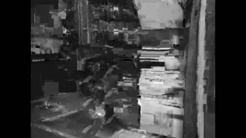 USA - 1940 - A printing press is shown with paper running through it quickly. Vídeo Stock 327745986