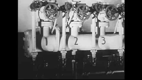 USA - 1950s - The function of and maintenance for automatic sprinklers in 스톡 동영상 264651036