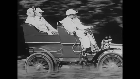 USA - 1956 - Industries develop according to region across the United States. 動画素材 296400628