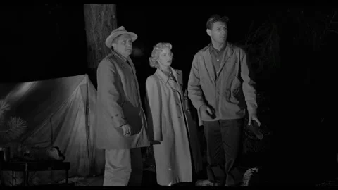 USA - 1958 - In this sci-fi horror, a sheriff holds up a group and arrests a man Vidéo 323082710