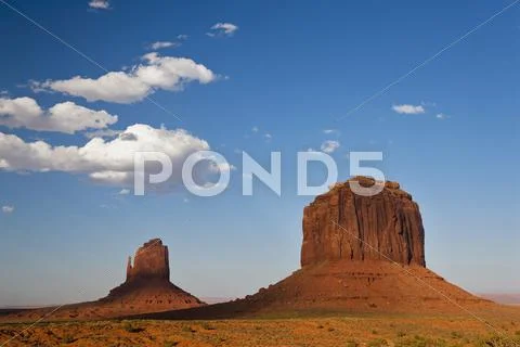 USA, Arizona, Monument Valley Tribal Park, West Mitten Butte Stock Photos
