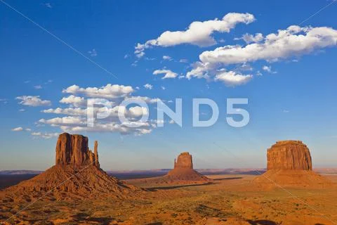 USA, Arizona, Monument Valley Tribal Park, West Mitten Butte Stock Photos