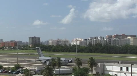 USAF C17 Global Master and Airliner Landing Stock Footage 905012